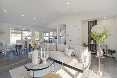 Tranquil Pet Friendly Retreat by by Estephanie Valdez