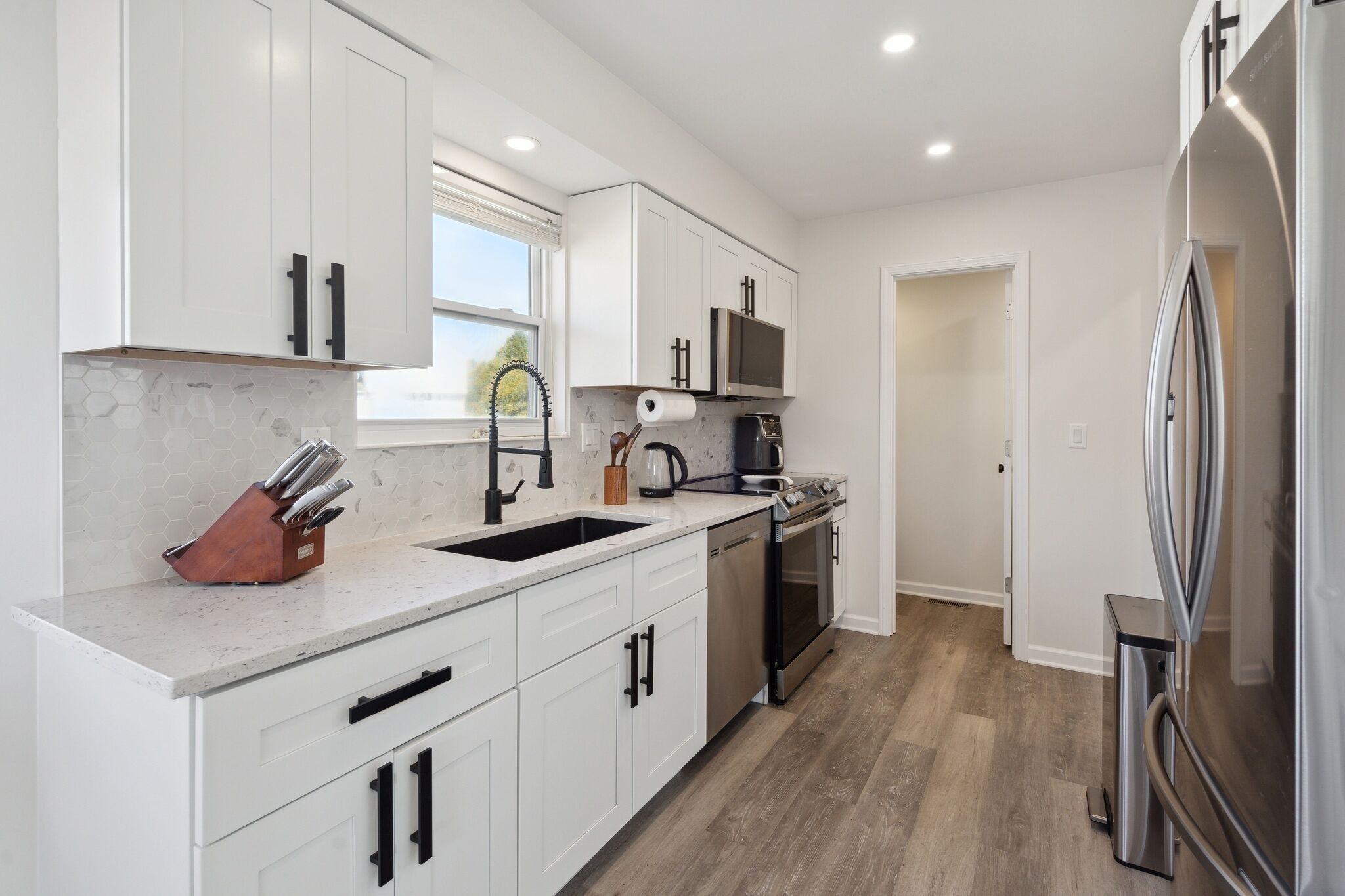 Réfrigérateur, micro-ondes, four, lave-vaisselle