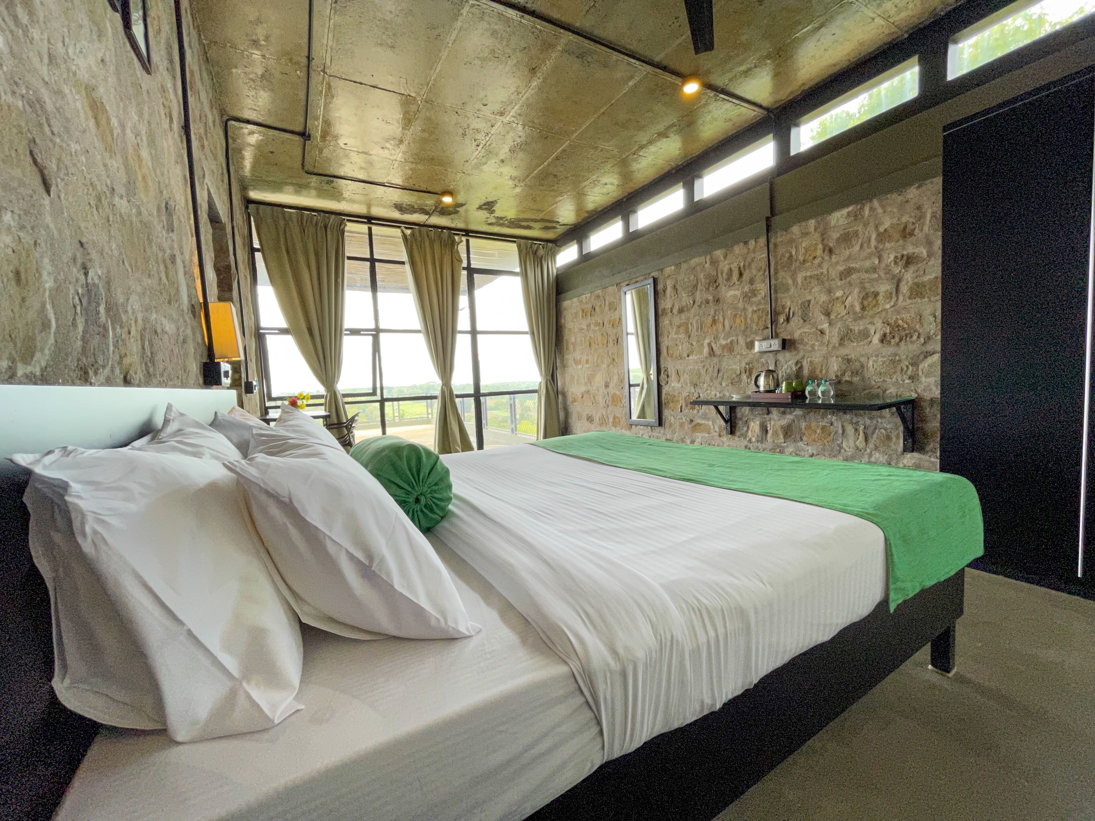 1 habitación, tabla de planchar con plancha, wifi y ropa de cama 