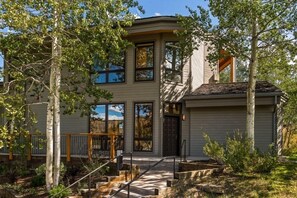 Exterior - Snowmass View Private Townhome With Ski-in/ Ski-out by The Woodrun V Townhouses by RedAwning (Snowmass Village)