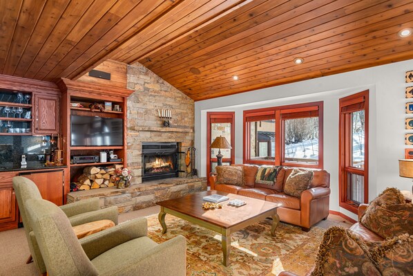 Living area - Ski-in/ski-out Townhome Near Adam's Ave Ski Access by The Woodrun V Townhouses by RedAwning (Snowmass Village)