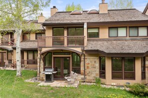 Exterior - Luxurious Townhome With Fanny Hill And Ski Access by The Woodrun V Townhouses by RedAwning (Snowmass Village)