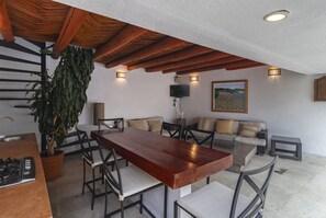 Outdoor dining - Lake view house with private pool (Valle de Bravo)
