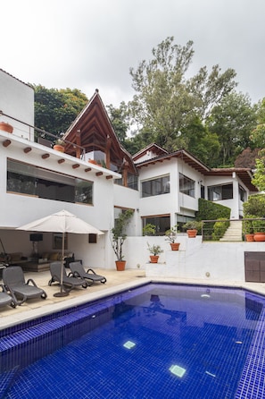 Front of property - Lake view house with private pool (Valle de Bravo)