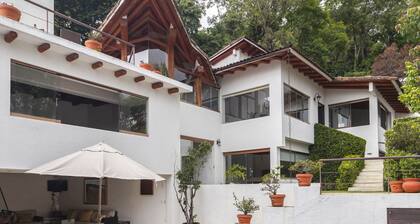 Lake view house with private pool