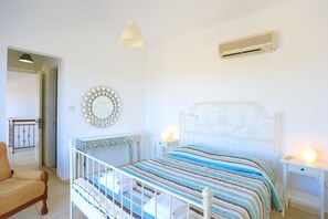 4 quartos, ferros/tábuas de passar roupa, acesso à internet