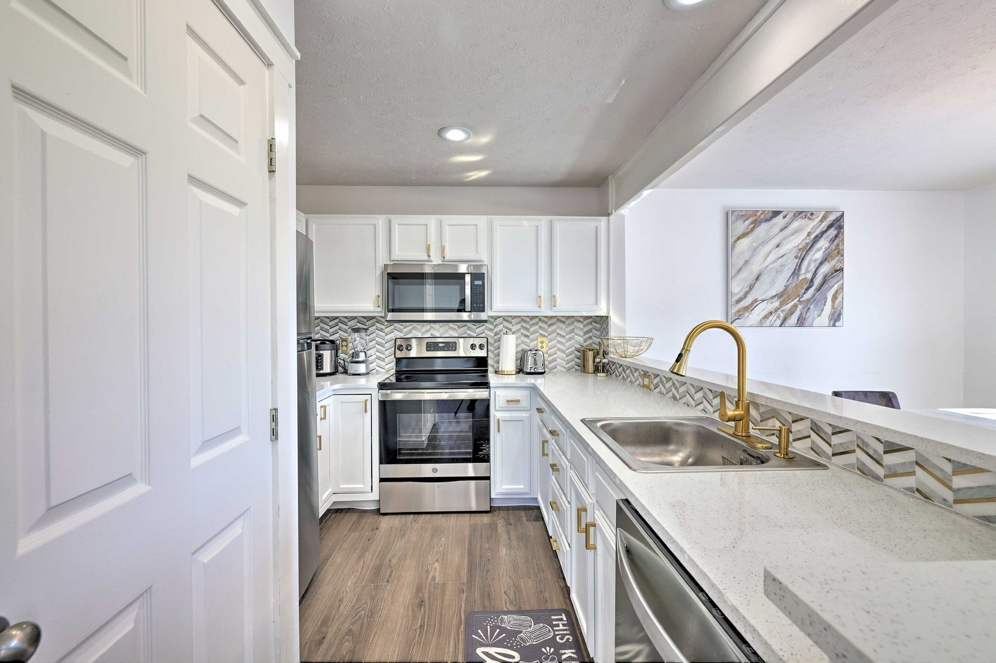 Kühlschrank, Mikrowelle, Ofen, Herdplatte