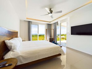 2 chambres, fer et planche à repasser, lit de bébé portatif