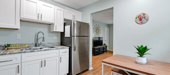 Cozy 2BR Norfolk Stay • Pets Welcome • Wi-Fi