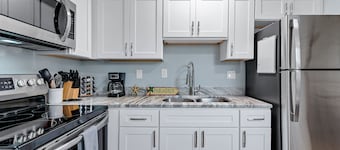 Norfolk 2BR Gem • WiFi • Laundry • Dogs Welcome