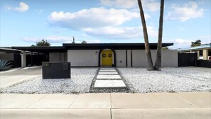 Exterior - 4 Bed Mid Century Modern w/ Pool, Putting Green, Wood Fired Pizza Oven, Sleeps 9 (Phoenix)