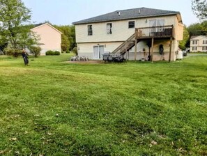 Exterior - Freshly updated house with a clean and spacious feel.( 3 bdr 3 bath 9 ppl.) (Long Pond)