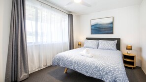 3 chambres, fer et planche à repasser, lit parapluie, Wi-Fi gratuit