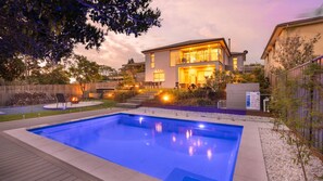 Et oppvarmet basseng