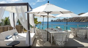 Outdoor dining - Cabo San Lucas- Beachfront, Steps from the Marina and Downtown (Cabo San Lucas)