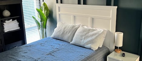 2 chambres, fer et planche à repasser, Wi-Fi, draps fournis