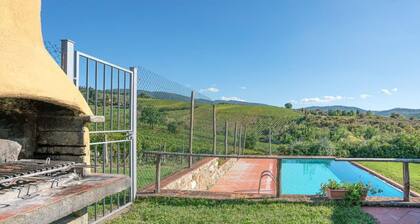 Country House / Farm House in Greve In Chianti with 3 bedrooms sleeps 8