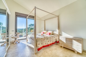 3 عدّة غرف نوم وخزنة داخل الغرفة ومكواة/لوح كي وواي فاي مجانًا