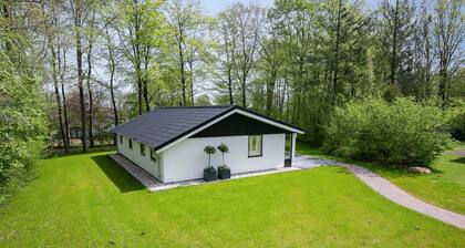 Luxuriöses Ferienhaus für 6 Personen in Einem Waldgebiet