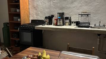 Fridge, coffee/tea maker, toaster, blender