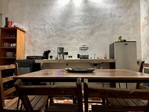 Frigorífic, cafetera i tetera, torradora i liquadora