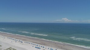On the beach - Oceanfront Corner Unit! Welcome to SeaSpell! (Jacksonville Beach)