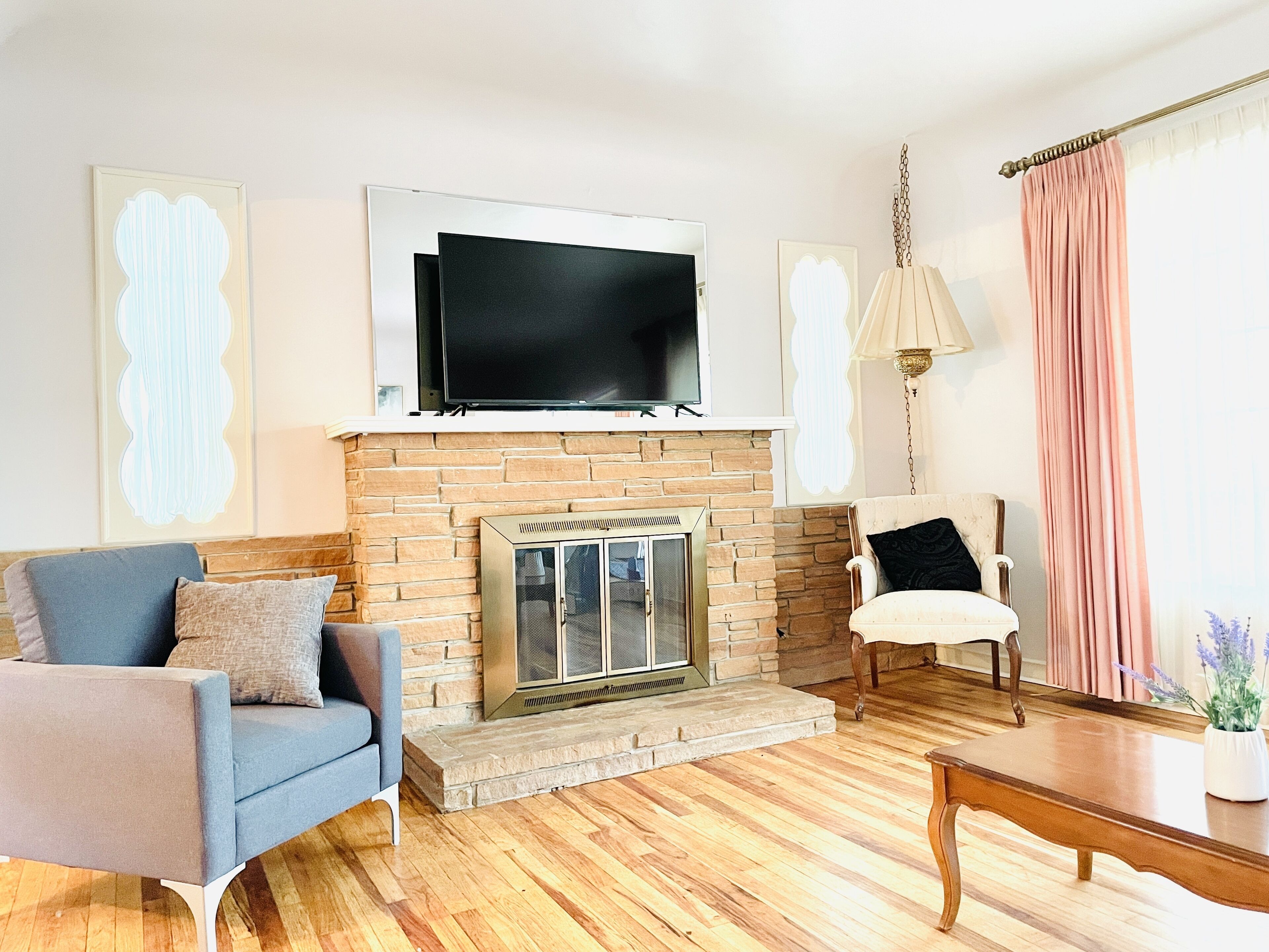 Cozy classic home on historic EP neighborhood. Close to Ft. Bliss. Pet-Friendly!