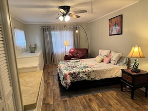 5 bedrooms, iron/ironing board, WiFi, bed sheets - The Great Escpae  (Plant City)