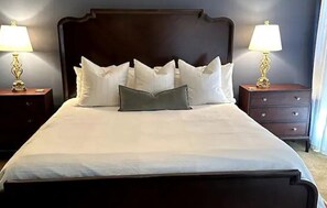 Room - Old Waverly Golf Course Condo (West Point)