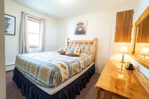 Individually decorated, individually furnished, free WiFi, bed sheets - Ohiopyle Suites (Ohiopyle)