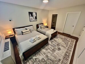 Comfort Apartment, 1 Bedroom | 1 bedroom, desk, iron/ironing board, free WiFi