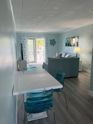 Living area - Direct Atlantic Ocean as new with possible dock. Min 28-day rental. (marathon)
