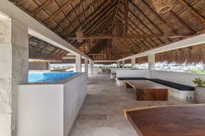 Outdoor pool - Serene and modern apartment in Aldea Zama Premium (Tulum)