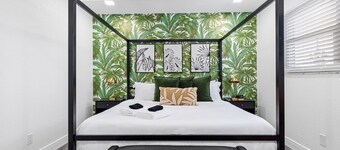 Modern Paradise - Heated Pool - Playground - Pickleball - Game Room