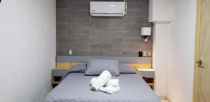 Standard Room | Desk, iron/ironing board, free WiFi - El Suburbio - Morelos Sur (Morelia)