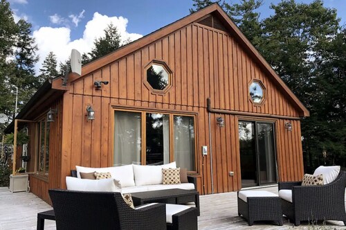 Hot Tub | Lake/Beach Access - Rose Cottage