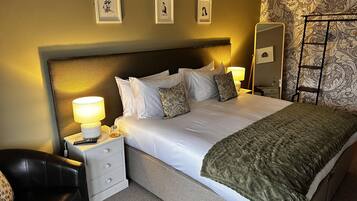 Egyptian cotton sheets, premium bedding, in-room safe