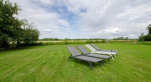 Property grounds - La Petite Maison Dans Lusigny (LUSIGNY SUR BARSE)