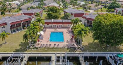 Short walk to Fisherman's Village!