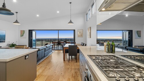 Bliss on Birkdale - 39A Birkdale Street, Normanville