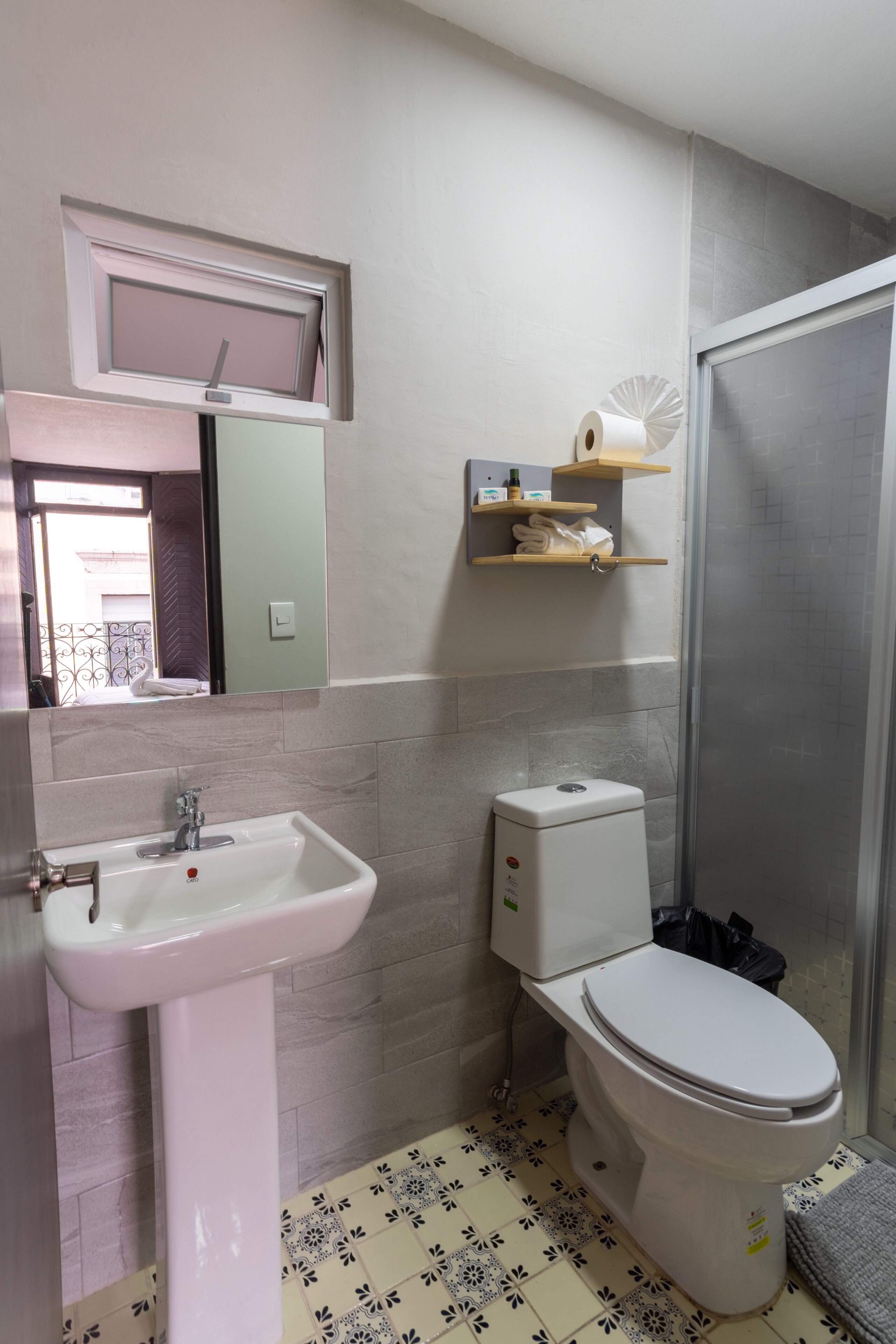 Photo - El Suburbio - Serapio Rendon