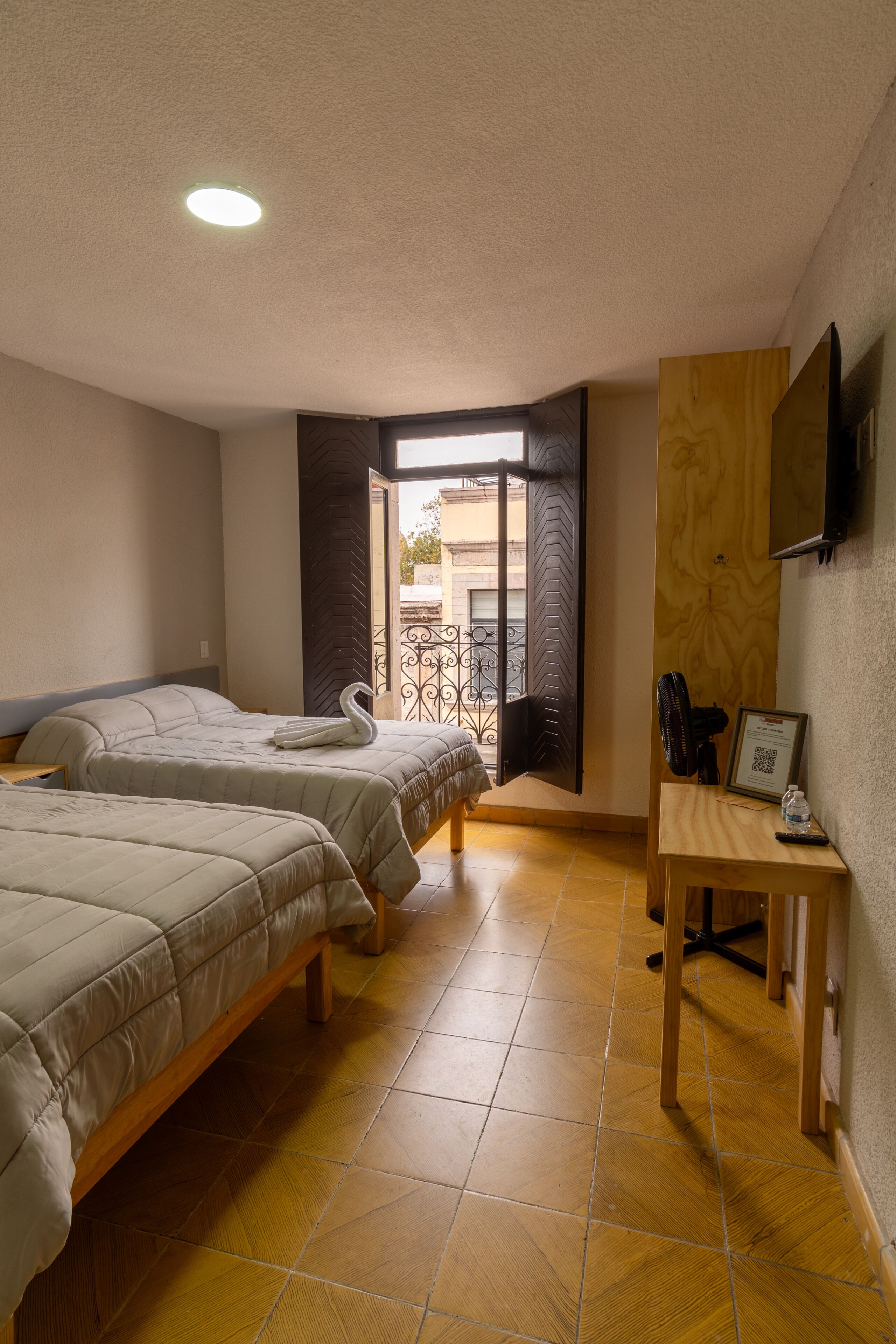 Photo - El Suburbio - Serapio Rendon