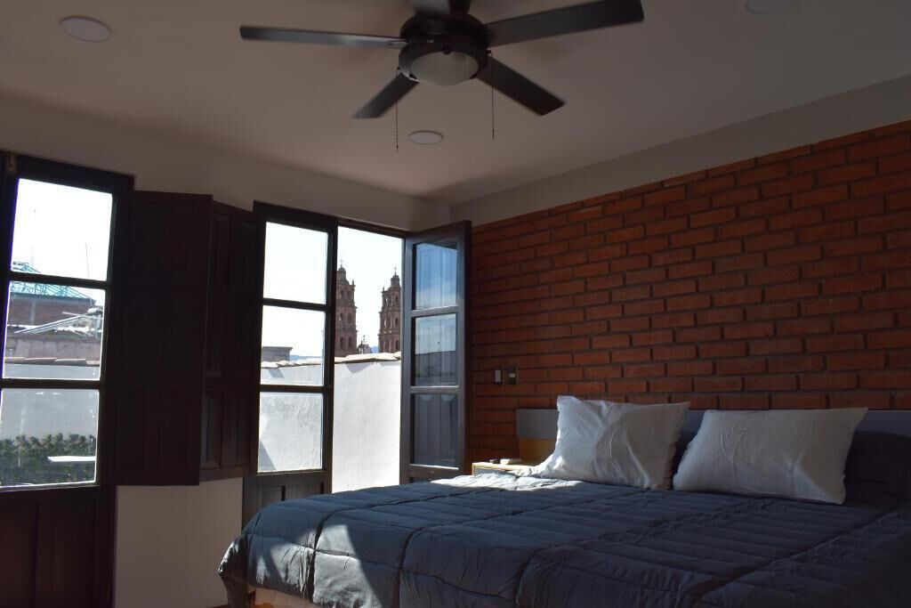 Photo - El Suburbio - Serapio Rendon