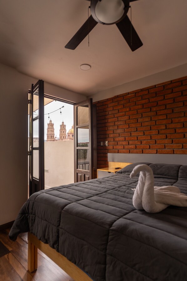 Iron/ironing board, free WiFi - El Suburbio Serapio Rendon (Morelia)