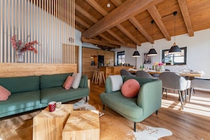 Smart TV, fireplace - Chalet Pinzgau - with private terrace and sauna (Niedernsill)