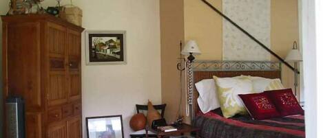 1 dormitori, wifi gratuïta i roba de llit