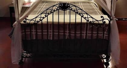 Waterfront Sunset Cabin w/ Patio & Firepit- 2 bdrm