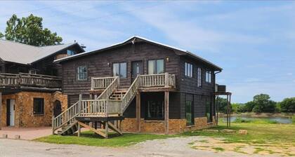 Waterfront Sunset Cabin w/ Patio & Firepit- 2 bdrm