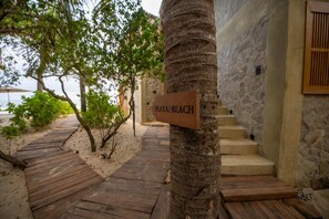 Exterior detail - Utopia Suite del Mar: front beach Suite with an incredible view and fine design. (Agua Blanca)