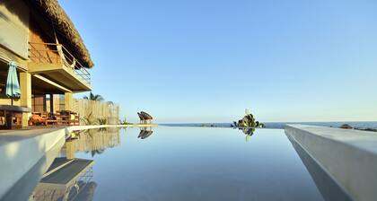 Utopia Tiny Front Beach House in the mangroves